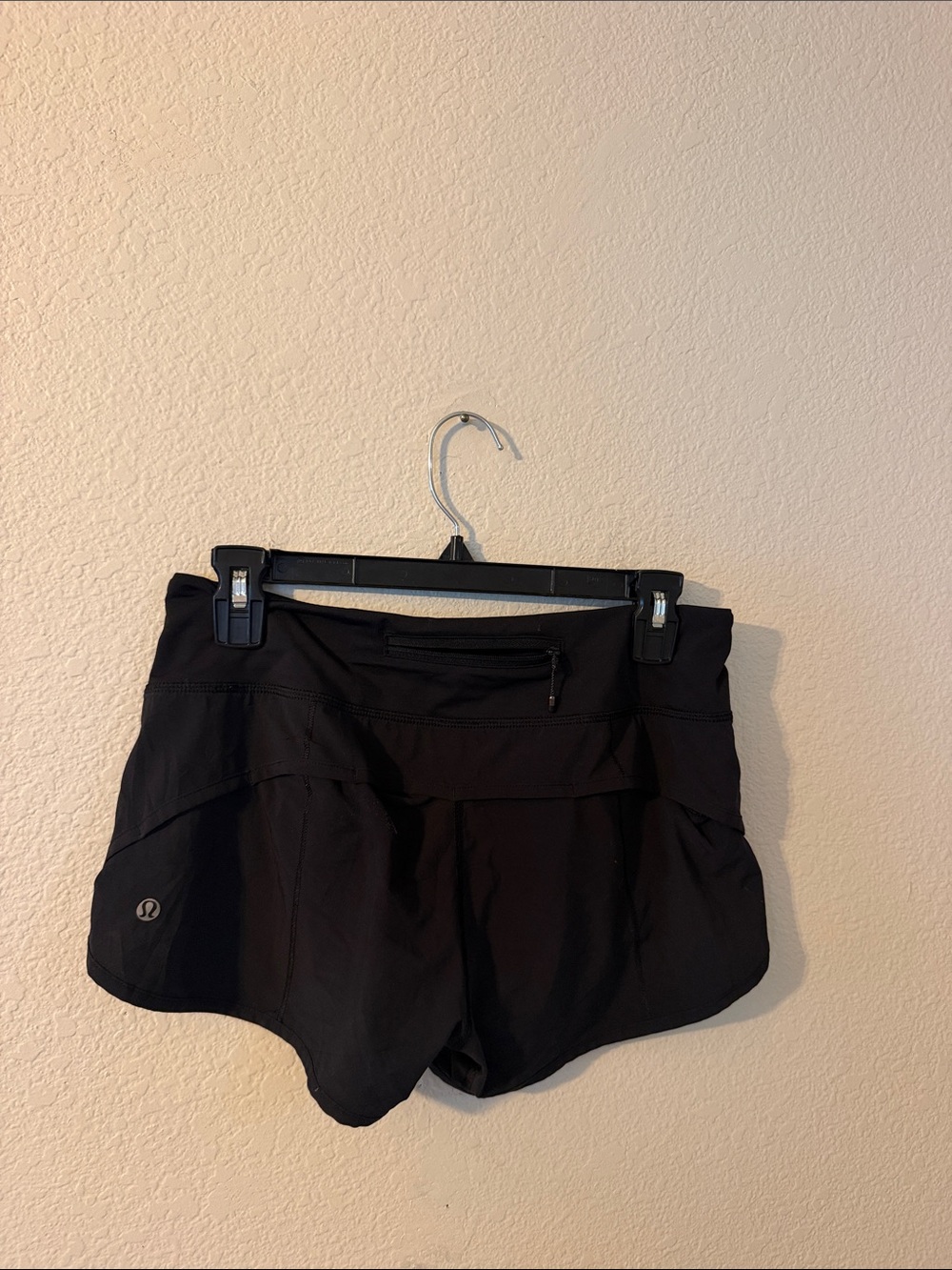 Lululemon Black speed up shorts